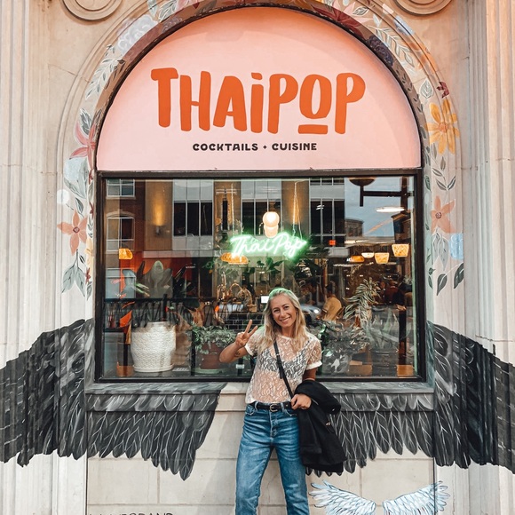 Meet your Posher, Lori - Picture 3 of 6